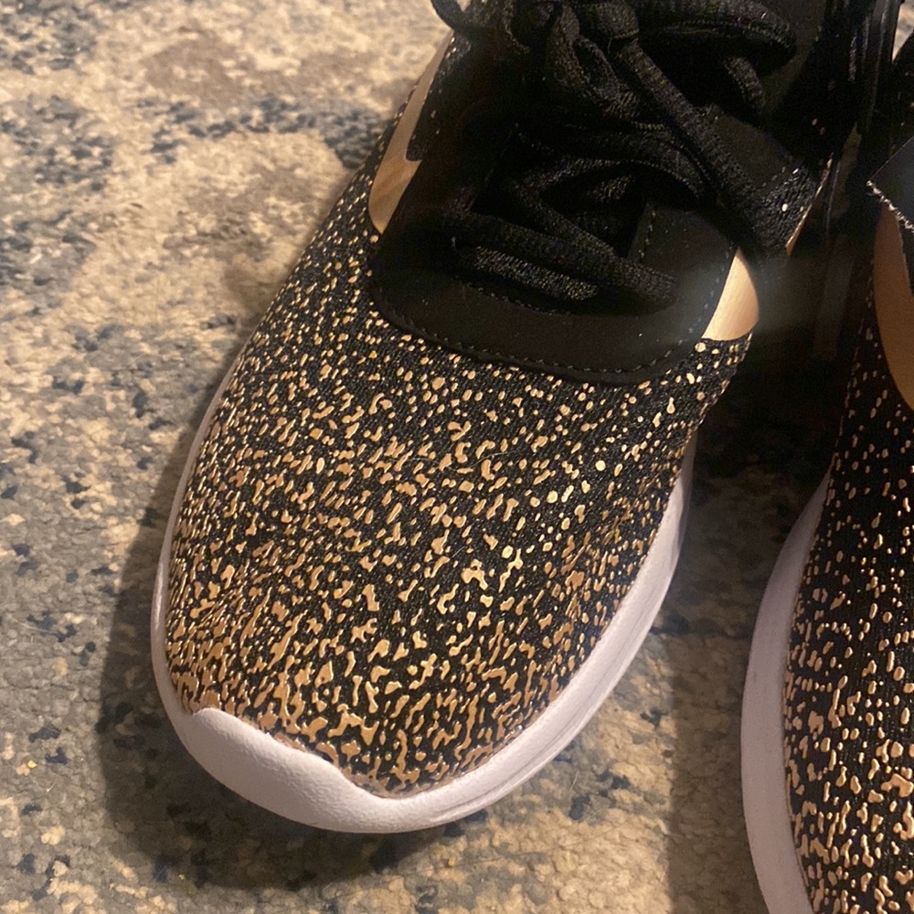 BNWT Sneakers - Picture 9 of 9